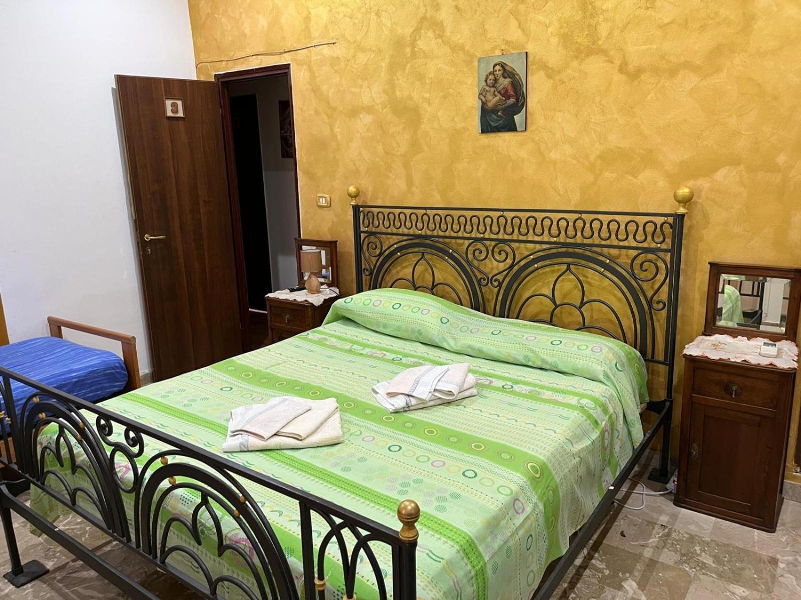לינה וארוחת בוקר פיצו Bed & Breakfast Casa Galeano מראה חיצוני תמונה